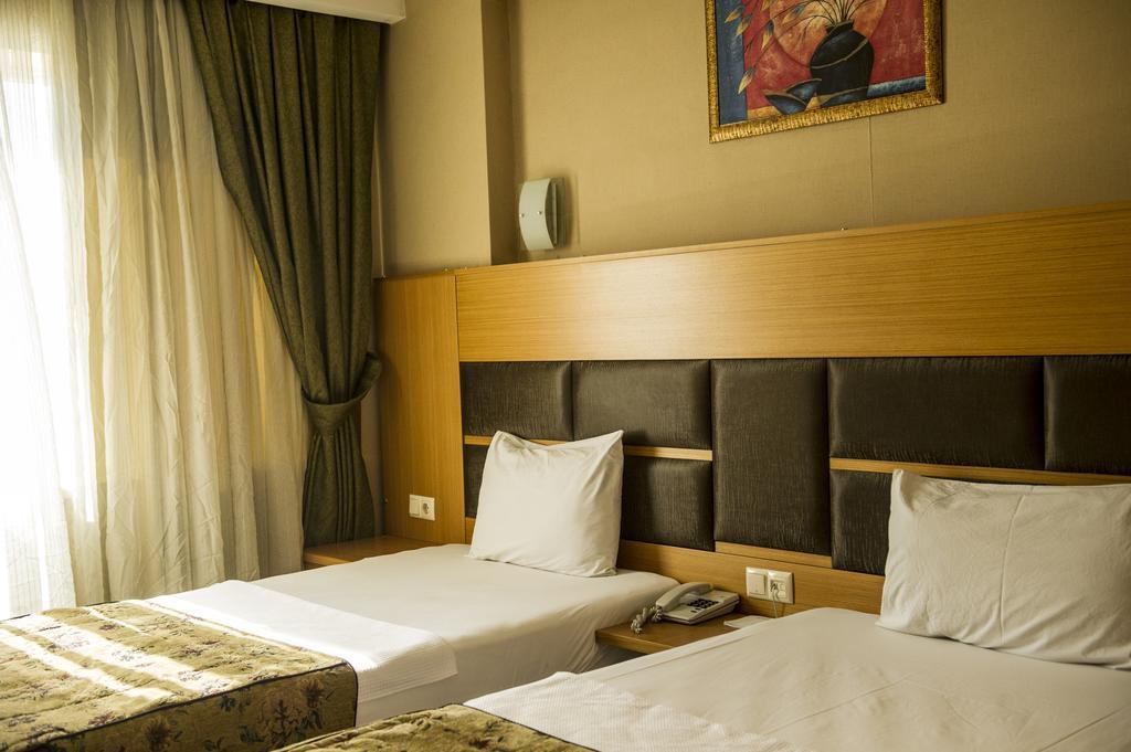 โปลัต เอลิต โฮเต็ล Hotel อาดานา ภายนอก รูปภาพ