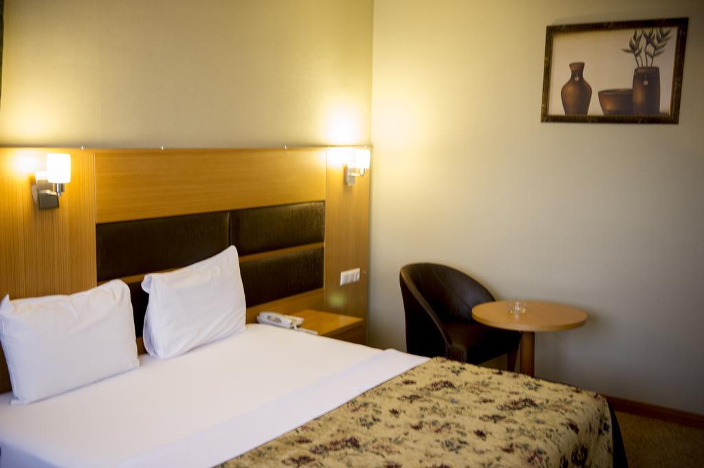 โปลัต เอลิต โฮเต็ล Hotel อาดานา ห้อง รูปภาพ
