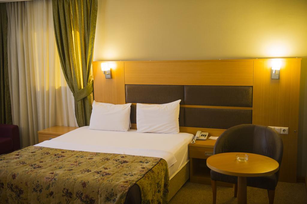 โปลัต เอลิต โฮเต็ล Hotel อาดานา ภายนอก รูปภาพ