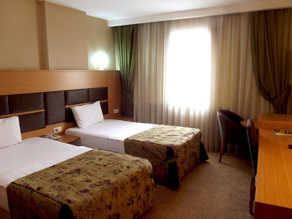 โปลัต เอลิต โฮเต็ล Hotel อาดานา ภายนอก รูปภาพ